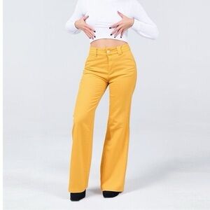 Adaptation Lowrider High Rise Wide Leg
Yellow Jeans Size 24